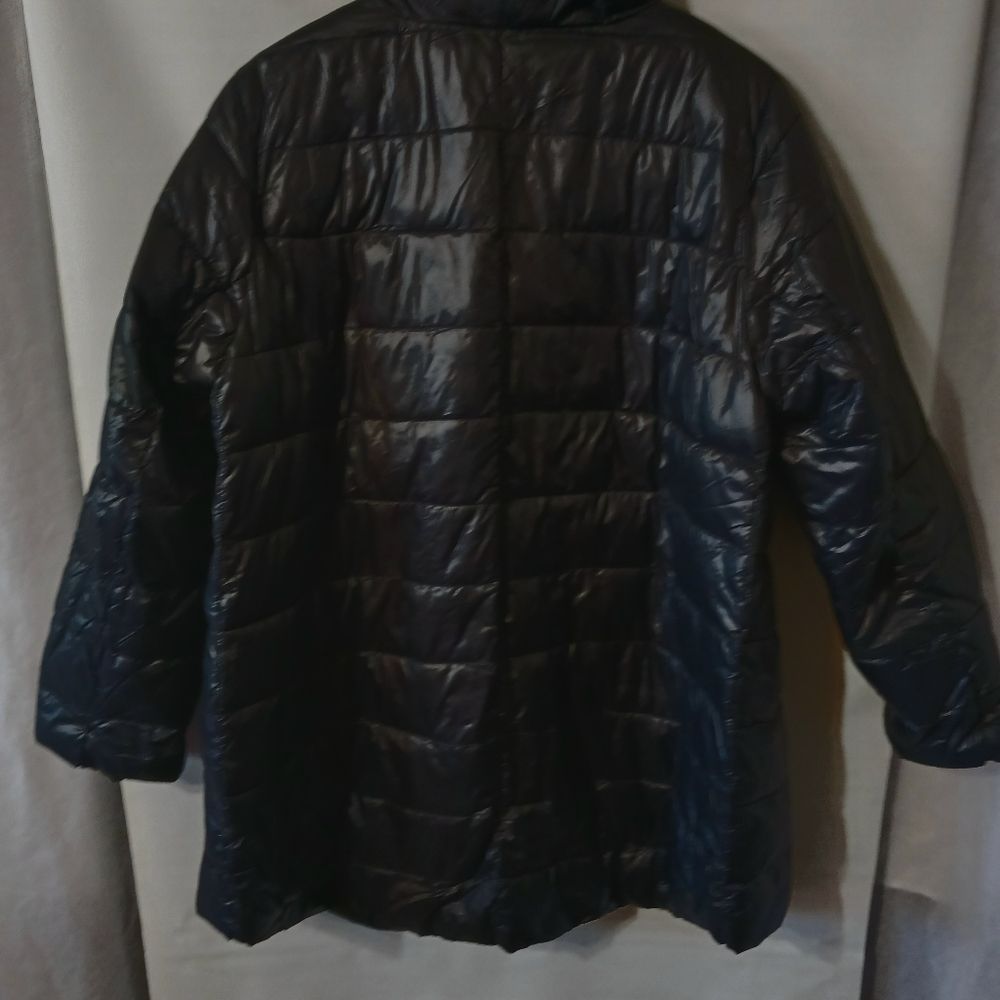 Women's jacket - Picture 2 of 3